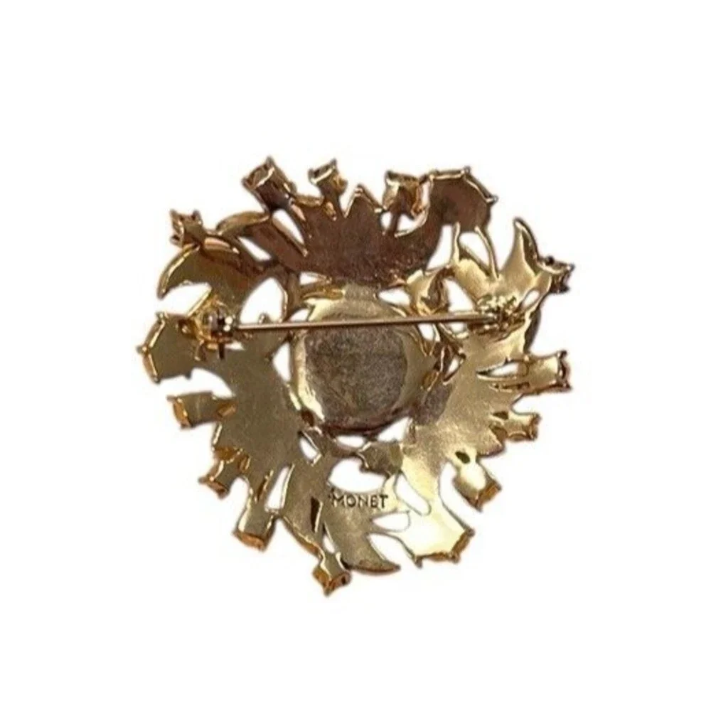 Vintage Signed Monet White Enamel Pearl Rhinestone‎ Wreath Brooch Gold Tone